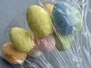 Пінопластові яйця декоровані