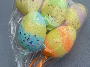 Пінопластові яйця декоровані