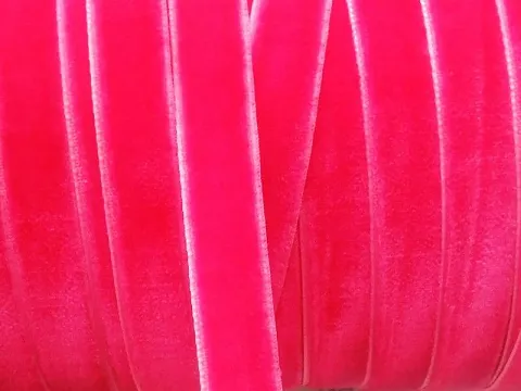 Велюрова стрічка