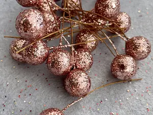 Ягодки глиттерные