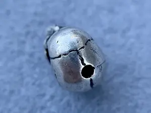 Бусина Череп