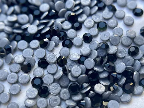 Клеевые стразы Swarovski(HotFix) ss 6 /100шт