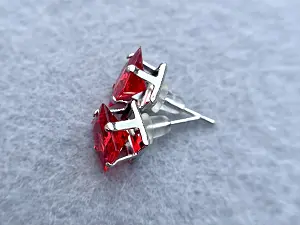 Серьги-гвоздики