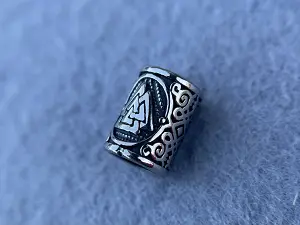 Намисто (Валькнут)