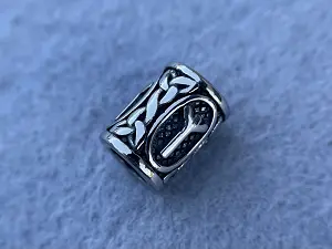 Бусина Руна (Альгиз)