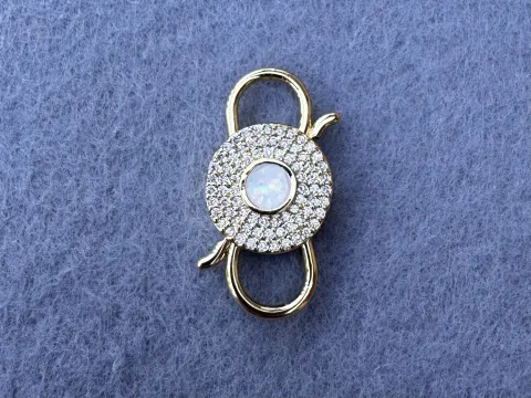 Карабин двойной с  опалом и цирконием