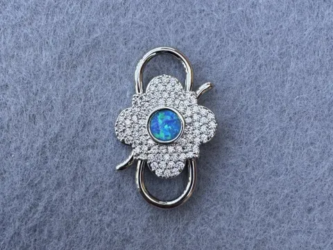 Карабин двойной с  опалом и цирконием