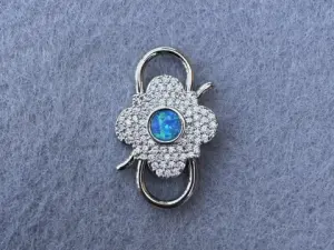 Карабин двойной с  опалом и цирконием