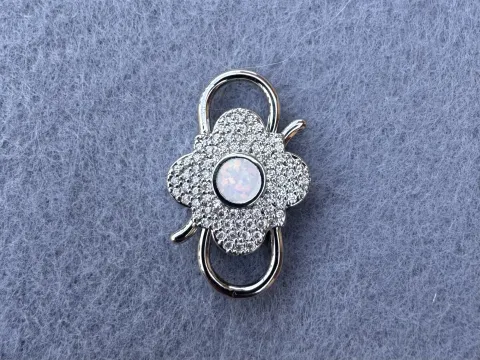 Карабин двойной с  опалом и цирконием