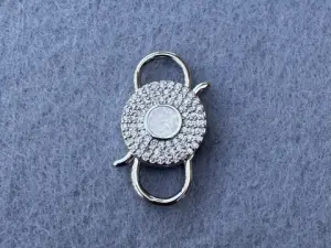 Карабин двойной с  опалом и цирконием