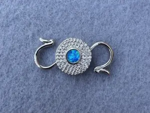 Карабин двойной с  опалом и цирконием