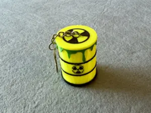 Брелок Радіоактивна Бочка надрукована на 3Д принтері